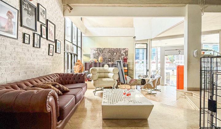 Rumah Dijual Harga NJOP Lokasi Prime Cocok untuk Kantor, Tempat Usaha dan Klinik Kecantikan At Jl Sisingamangara