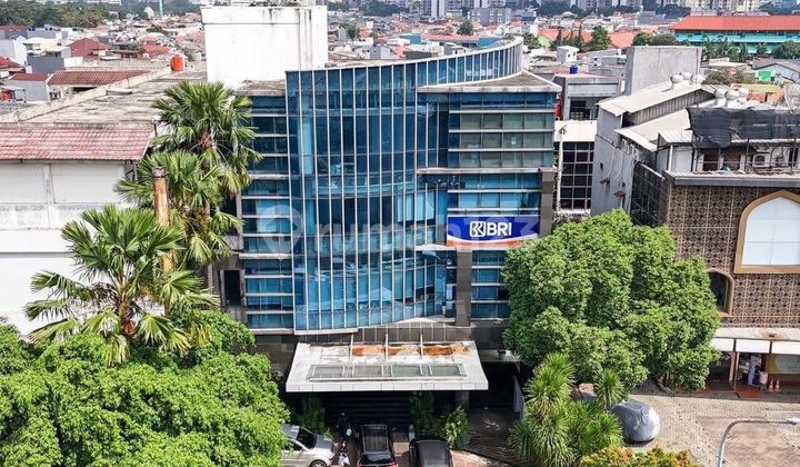 NJOP price, ready-to-use office building for quick sale, strategic location near South Jakarta business center.