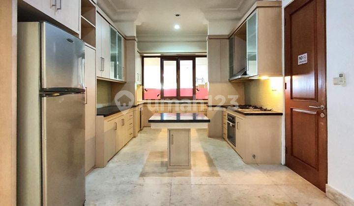 Luxury House With Quick Access To Kabayoran Baru, Suitable For Residential And Commercial 2