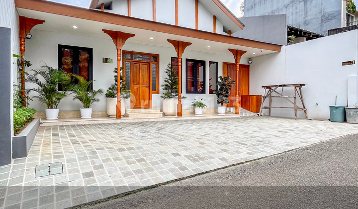 Rumah Brand New Cocok untuk Hunian atau Komersil Lokasi Strategis Dekat Blok M