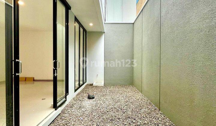 Rumah Baru Design Colonial Modern Jalan Lebar At Jeruk Purut Kemang Dekat Citos 2