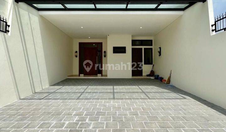 Rumah Baru Ada Private Lift Dan Swimming Pool Jalan Lebar Dan Bebas Banjir At Bukit Hijau 2