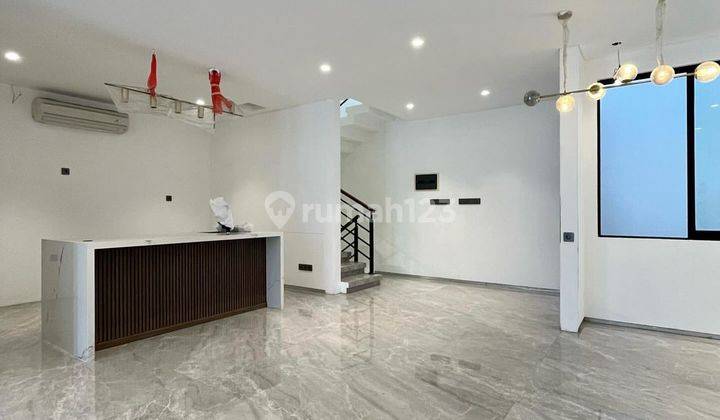 Rumah Baru Lokasi Strategis Jalan Lebar Design Cantik Siap Huni  2