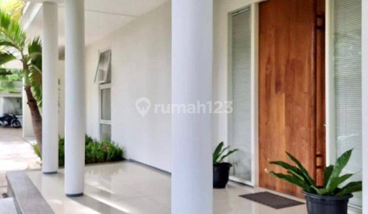 Rumah Mewah Tanah Dan Bangunan Besar Terawat Dan Siap Huni At Ampera Kemang 1