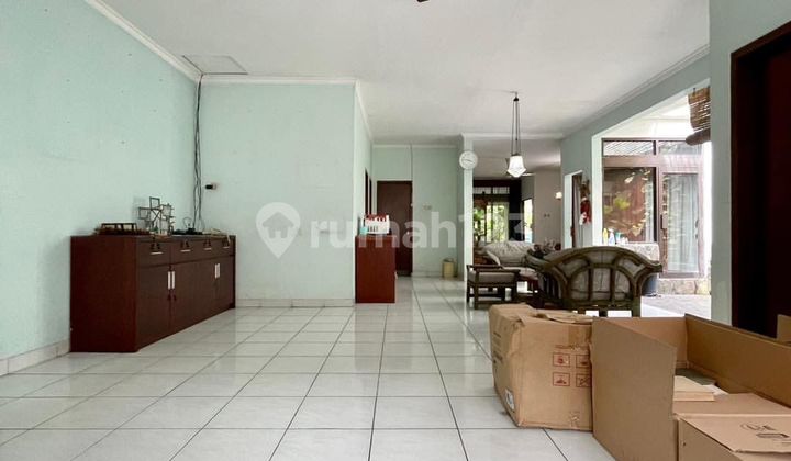 Rumah 1 Lantai Asri Bangunan Terawat Dan Tanah Luas At Kemang Satu Jakarta Selatan 2