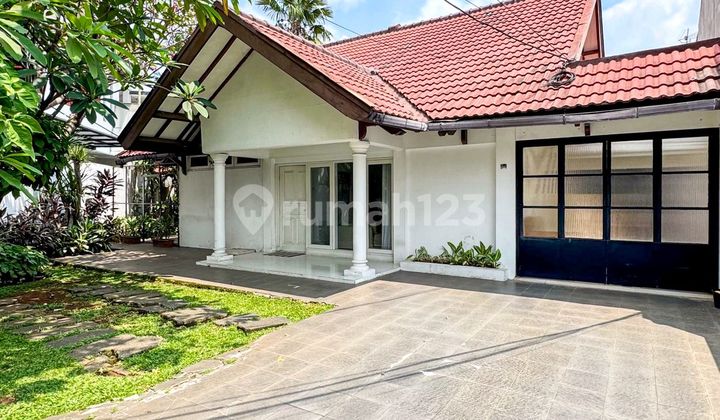 Lokasi strategis dekat ke SCBD rumah elite di lokasi tenang dan asri siap huni