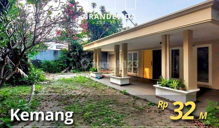 Jual Cepat Rumah Lama Hitung Tanah Lokasi Strategis Jalan Depan Lebar At Kemang Barat 1