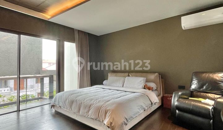 New House by Famous Architect Interior Design Casa Noble Strategic Location Wide Road 2