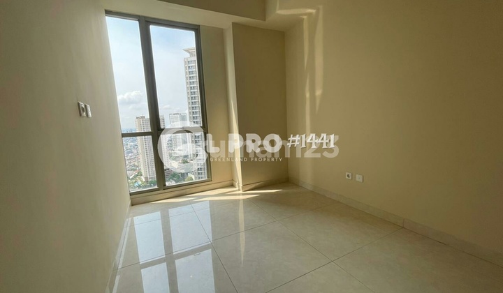 Dijual Taman Anggrek Residence Condo 3+1 Bedrooms 135 sqm Semi Furnished Masih Baru, Bisa KPR Bank di Jakarta Barat