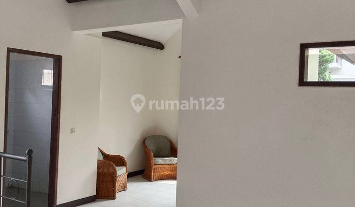 Nf Disewakan Rumah 2 Lt Siap Huni Setraduta  2