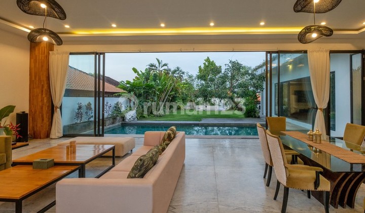 For Sale - Leasehold - Generous Family Villa With Huge Garden, 15M Pool & Extendable Lease In Kerobokan, Bali