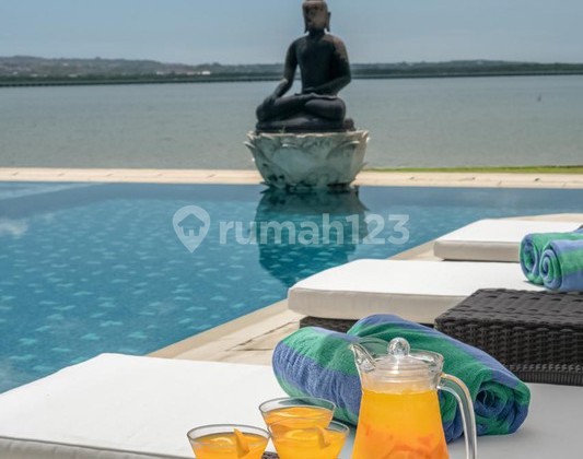 Freehold - A True Bali Bali Escape: Beachfront Villa with Rooftop Lounge & Tropical Charm, Tanjung Benoa, Nusa Dua, Bali