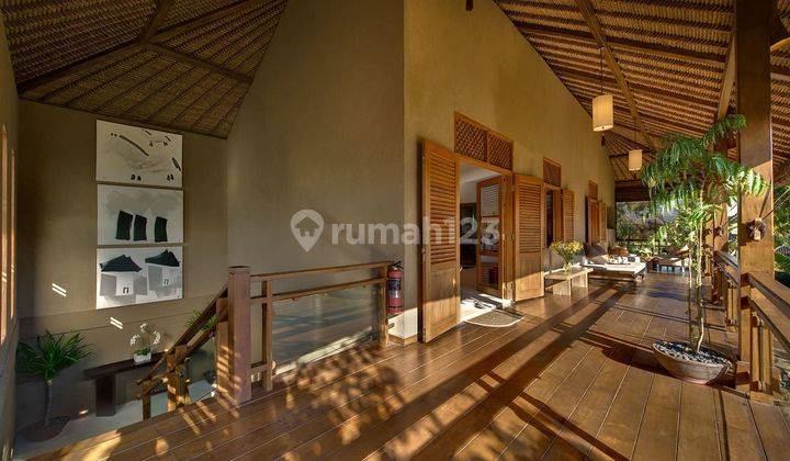 Freehold Luxurious Balinese Retreat With Spacious Living, Lush Gardens, And Prime Seminyak Location 1