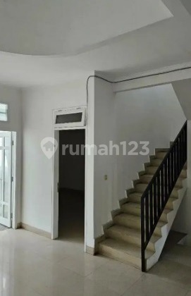 DIJUAL RUMAH SIAP HUNI DI TAMAN VILLA MERUYA DEKAT PURI INDAH LOKASI STRATEGIS 2