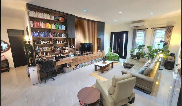 DIJUAL RUMAH ASRI 3 LANTAI DENGAN ROOFTOP HIJAU DEKAT MAL TAMAN ANGGREK JAKARTA BARAT 1