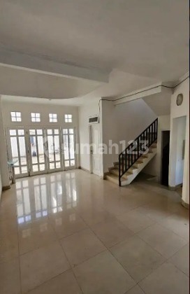 DIJUAL RUMAH SIAP HUNI DI TAMAN VILLA MERUYA DEKAT PURI INDAH LOKASI STRATEGIS 1