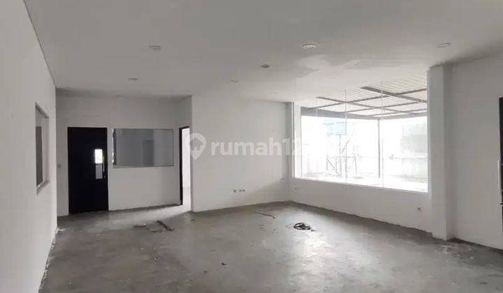 Di Sewakan Ruko 3 Lantai Bagus 2