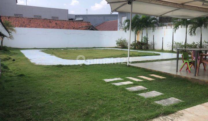 Rumah Siap Huni 2 Lantai, Taman Luas 200m Lebih, Lokasi Strategis 1