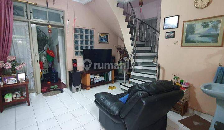 Rumah 2 Lantai Siap Huni di Taman Aries, Jakarta Barat.  2