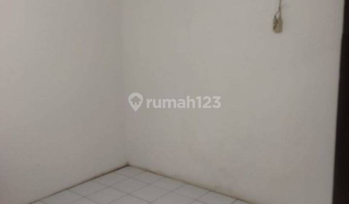 Rumah Tua Hitung Tanah Saja Dinbojong Indah, Rawa Buaya, Jakarta Barat 2