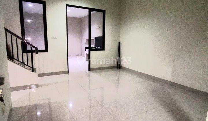 Rumah Bagus Unfurnished SHM di Metland Puri, Jakarta Barat 2