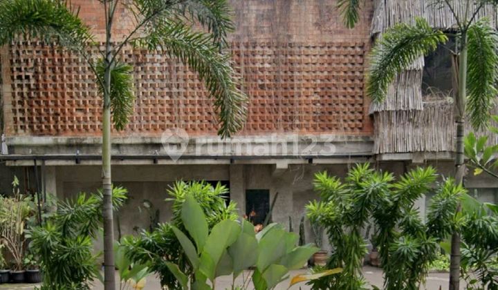 For Rent: 2-Story Mini Building, Suitable for Business, Strategic Location in Cikini. For Rent: 2-Story Mini Building, Suitable for Business, Strategic Location in Cikini.