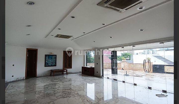 Rumah 3 Lantai, Siap Huni Furnish Lokasi Strategis 2