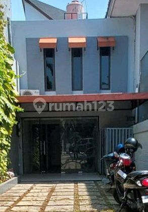 Disewakan Rumah Minimalis 2 Lantai Cocok Untuk Kantor Di Menteng. 