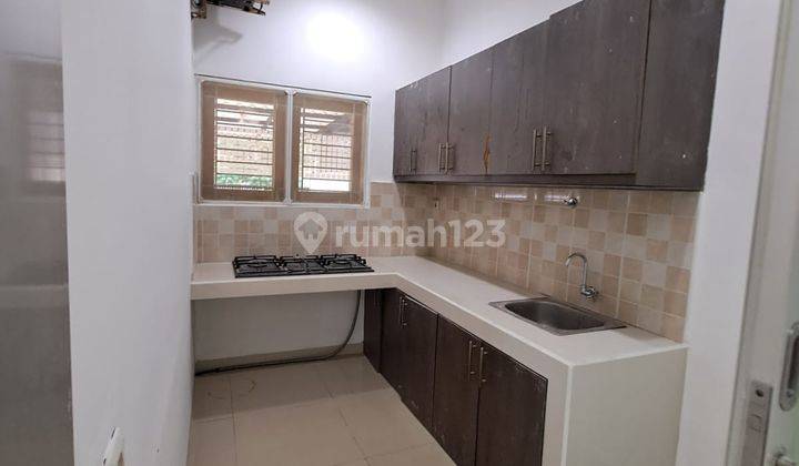 Rumah Bagus Semi Furnished SHM di Villa Melati Mas Serpong 2