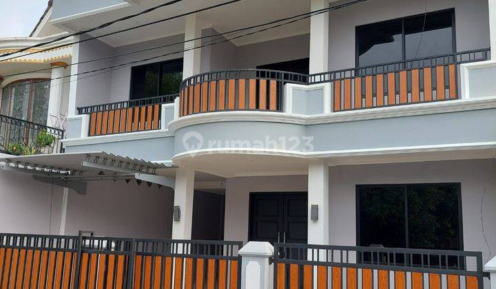 Rumah 2 Lantai Sudah Renovasi SHM di Griya Loka, Tangerang 1