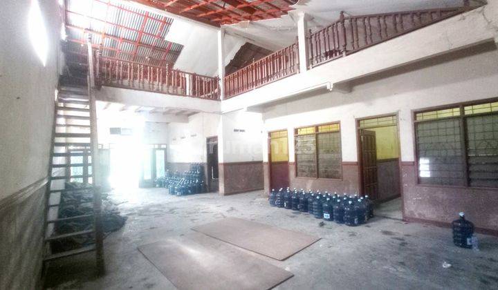 Dijual Rumah semi Gudang Medokan semampir  2