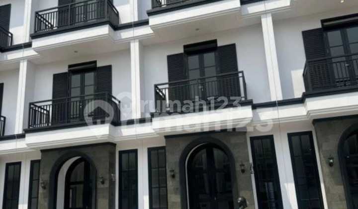 For Sale New Brand New Shop House La Fleur Dian Istana Plaza. For Sale New Brand New Shop House La Fleur Dian Istana Plaza.