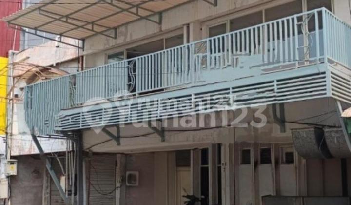 Selling 3 Connecting Shophouses, 2 Floors in Darmo Park 1, Jl Mayjen Sungkono 1