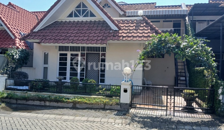 Rumah Nyaman Terawat Di Komersial Area Surabaya Barat Dekat Pusat Perbelanjaan Dan Universitas Favorit Rumah Nyaman Terawat Di Komersial Area Surabaya Barat Dekat Pusat Perbelanjaan Dan Universitas Favorit