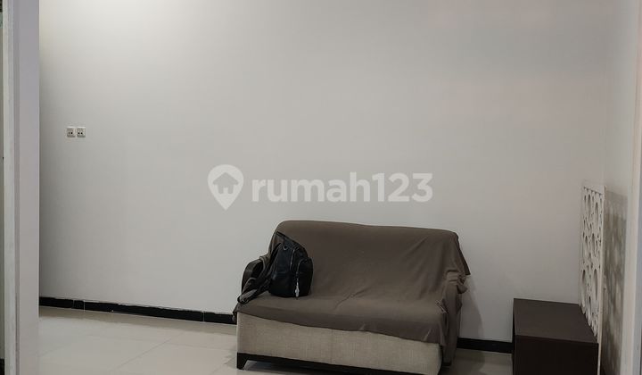 Rumah Modern Full Furnished Lengkap dengan Sirkulasi Baik Dekat dengan Raya Merr, Keputih, Mulyosari, Wonorejo 2