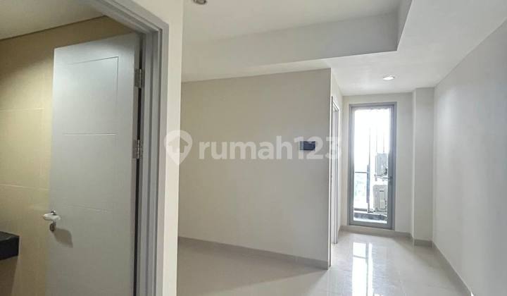 New Gress Semi-Furnished Apartment (1 Br) at Grand Sungkono Lagoon near Mayjend Sungkono, Dukuh Kupang, Bukit Darmo