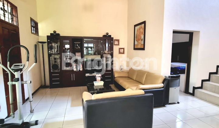 RUMAH KOMERSIAL AREA SURABAYA PUSAT (NOL JALAN RAYA) COCOK DIGUNAKAN UNTUK SEGALA USAHA DEKAT DENGAN GENTENG KALI, YOS SUDARSO, UNDAAN KULON, KANTOR POLISI 2