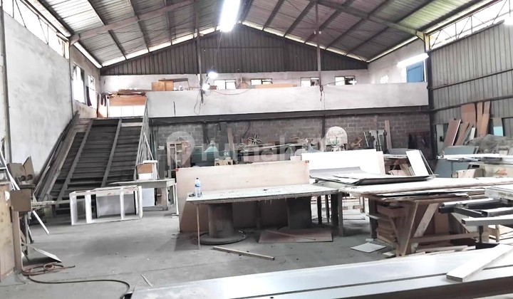 Warehouse in Good Condition For Sale on Jl. Raya Legok Area Tangerang