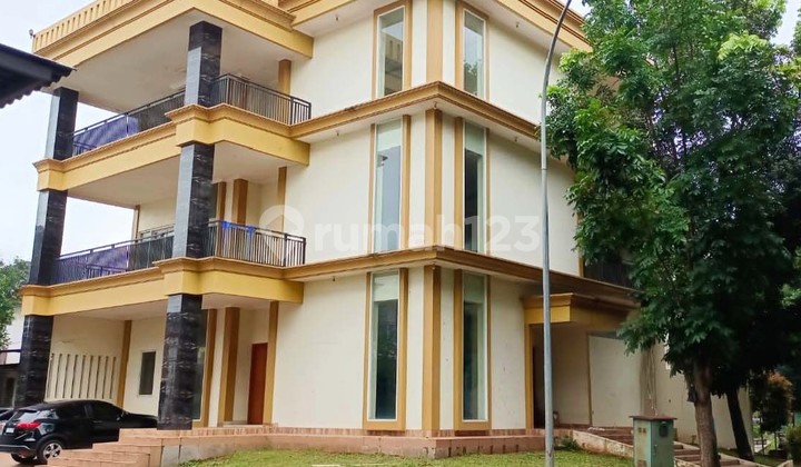 House Position Hook Ready to Live In Simplicity Area BSD