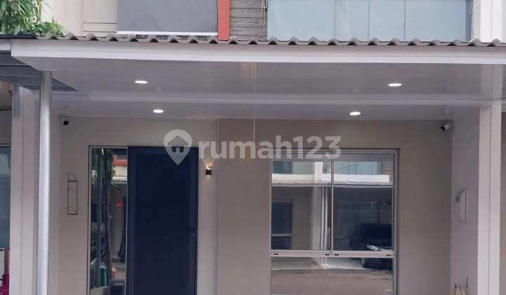 DIJUAL RUMAH CANTIK SEMI FURNISHED DI PIK 2 1
