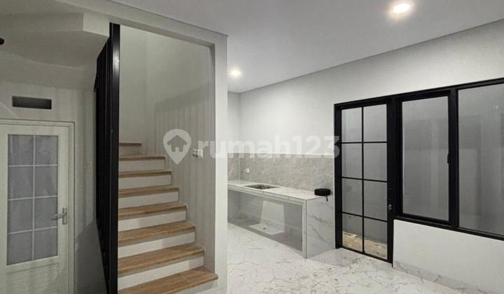 Rumah ******** di Jagakarsa Bebas ******** Strategis 2