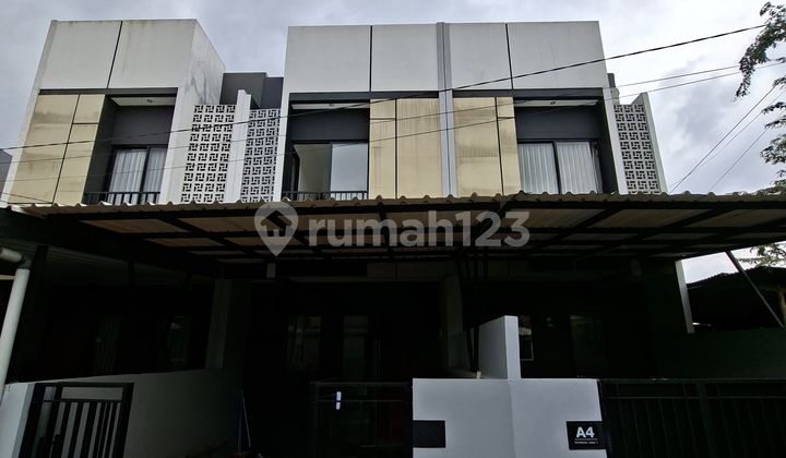 For Sale New 2-Story House Strategic Location Dilimo Depok 2