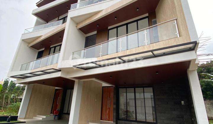 Di Jual Rumah.mewah Baru Lokasi Strategis di Jagakarsa