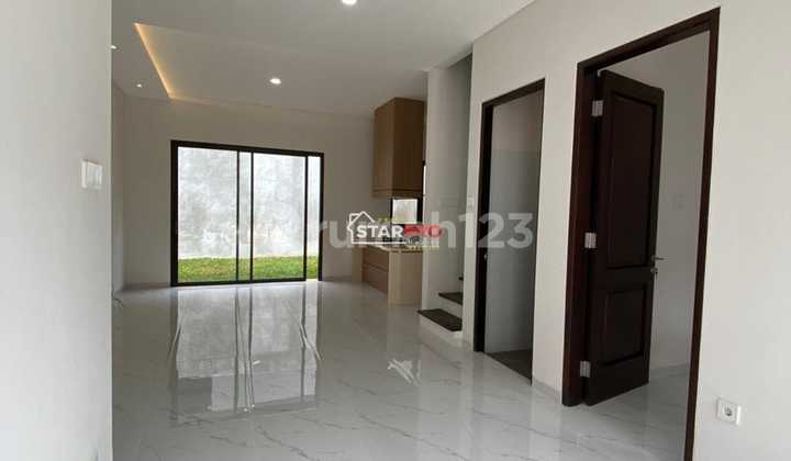 Di ******** 2 Lantai Lokasi Strategis di Cilandak 2