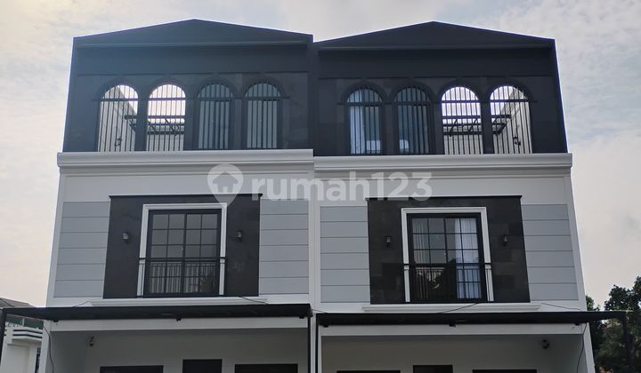 Di Jual Rumah Mewah Lokasi Strategis di Jagakarsa 2