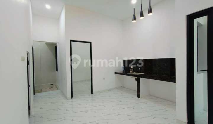 Di Jual Rumah 2 Lantai Lokasi.strategis di Krukut Depok 2