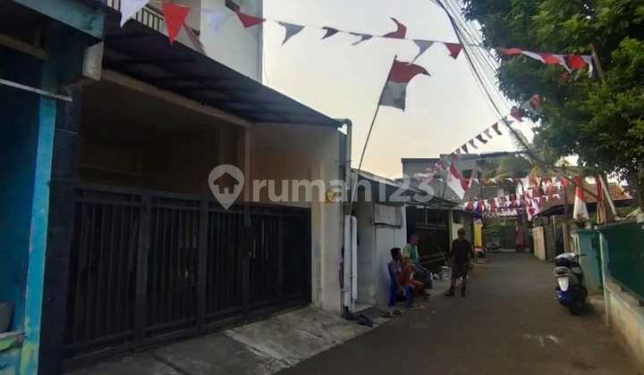 Di Jual Rumah Secondary Lokasi Strategis Bebas Banjir Jagakarsa 2