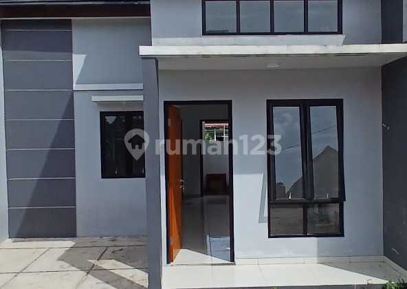 For Sale House Strategically Located Flood-Free in Sawangan Depok