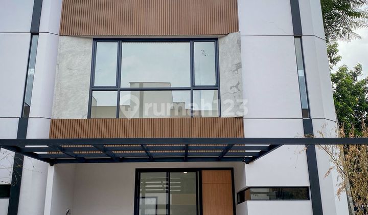 Di Jual Rumah. Lokasi Strategis di Limo. Depok Di Jual Rumah. Lokasi Strategis di Limo. Depok