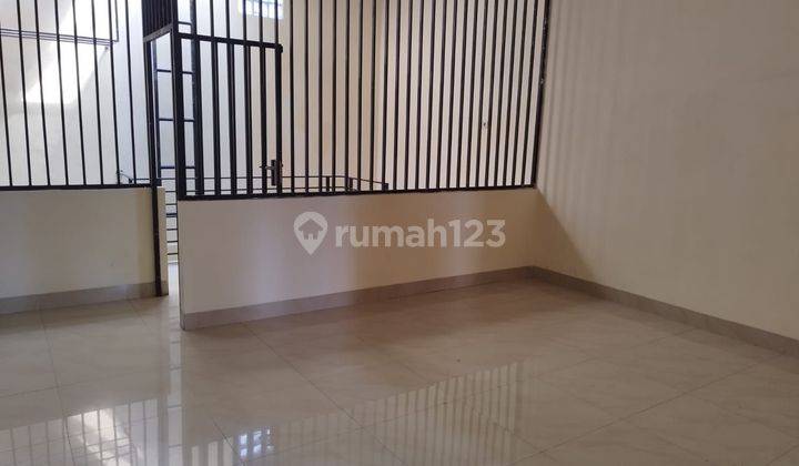 Di Sewakan Kan Rumah 2 Lantai Di Komplek Muara Karang Rumah 2